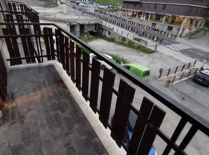 Homey In The Heart Of Cervinia Апартаменти