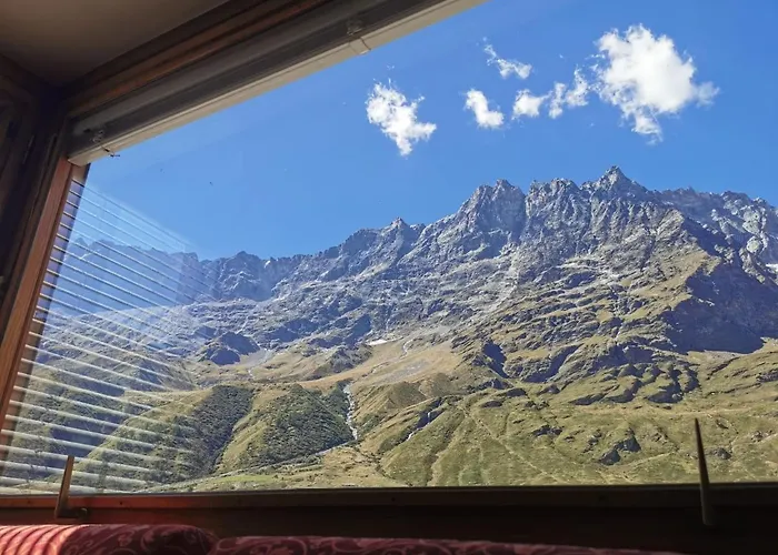 Апартаменти Homey In The Heart Of Cervinia *